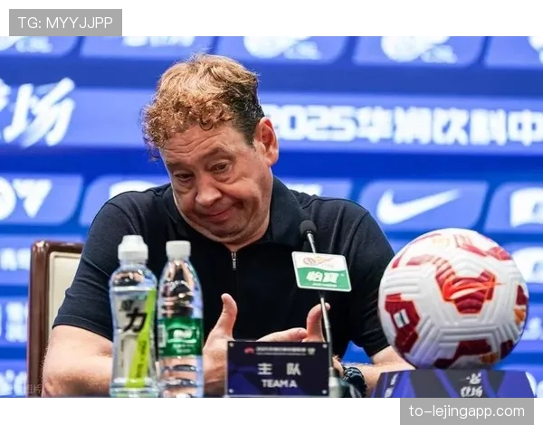 上海申花中场结构偏防守,球队当前阶段掌控比赛节奏能力受到制约 上海申花中场结构偏防守,球队当前阶段掌控比赛节奏能力受到制约